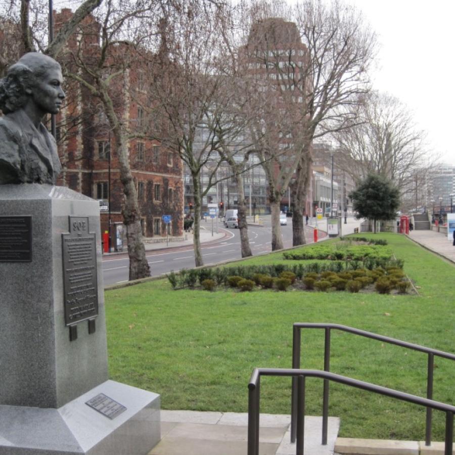 View of Albert Embankment Gardens 