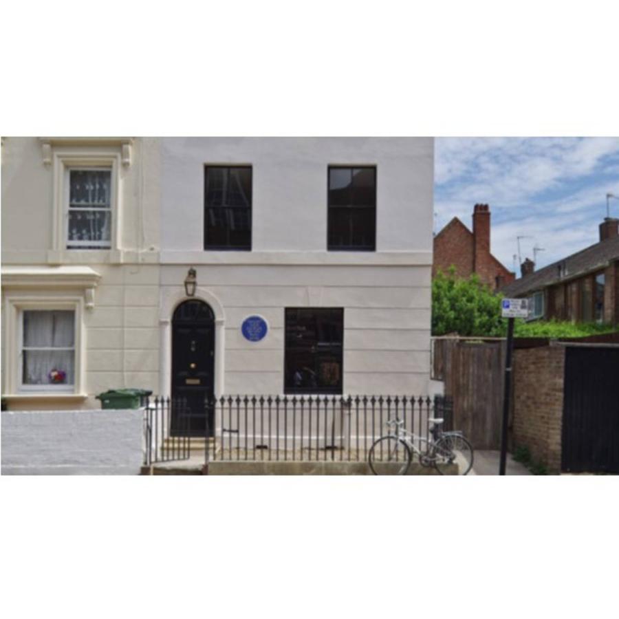 a photo of white building