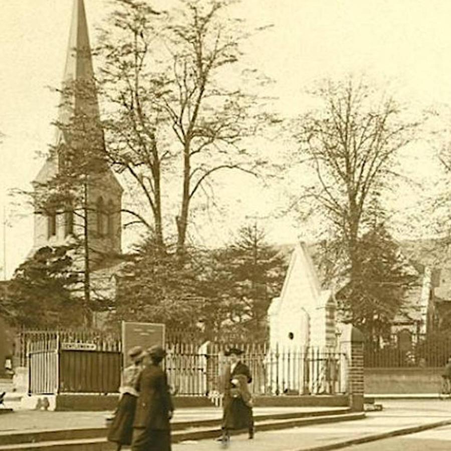 Tour of St Leonard’s Church, Churchyard and Crypt