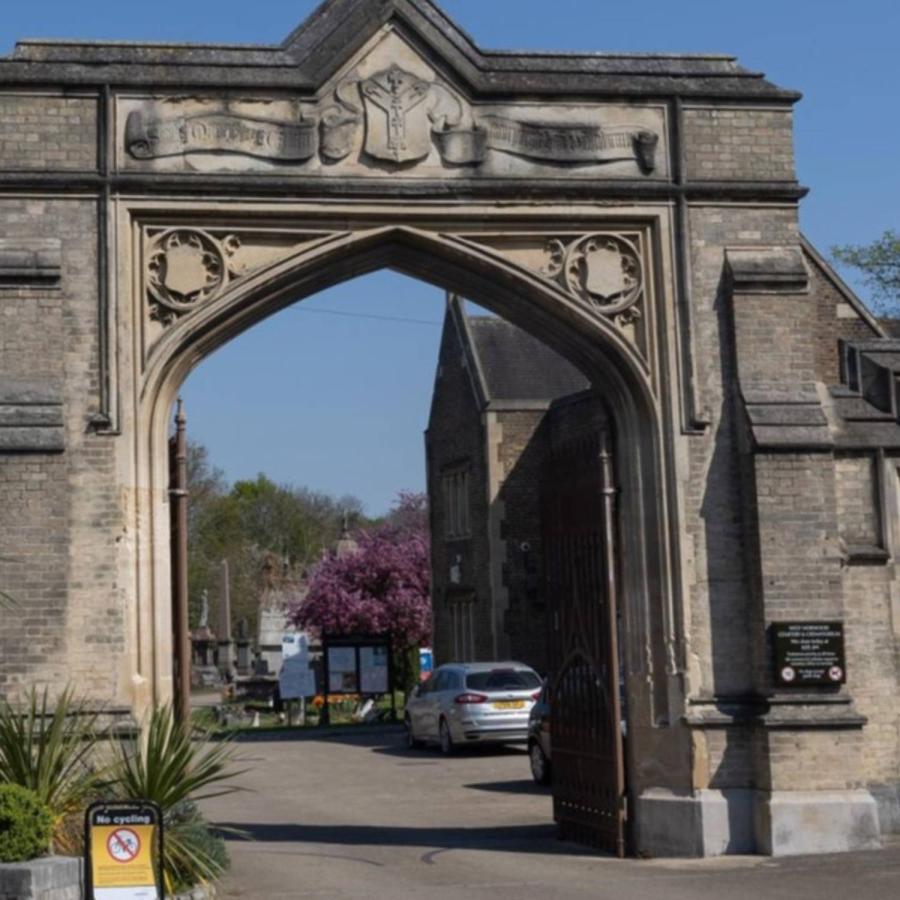 West Norwood Cemetery entrance