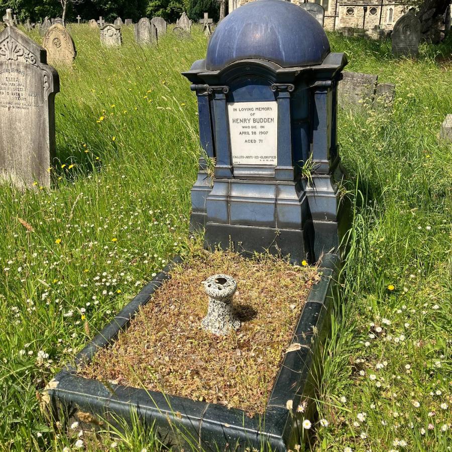 A photo of someone's tomb at Streatham Cemetery
